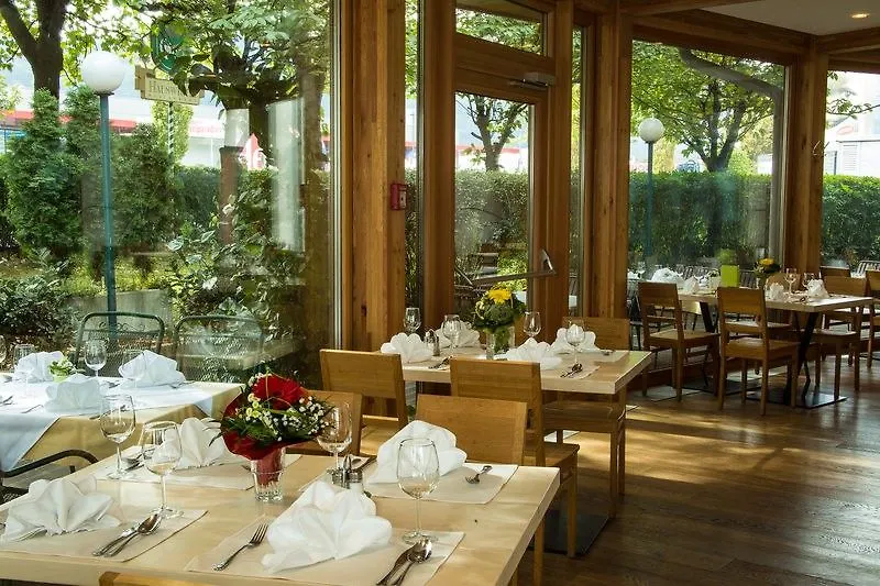 Alphotel Innsbruck 4*,